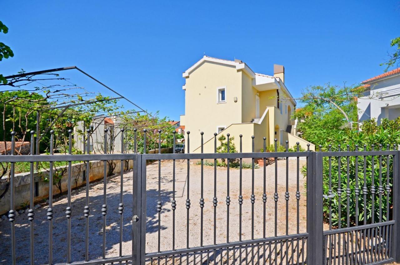 Apartments Vesna Malinska Εξωτερικό φωτογραφία